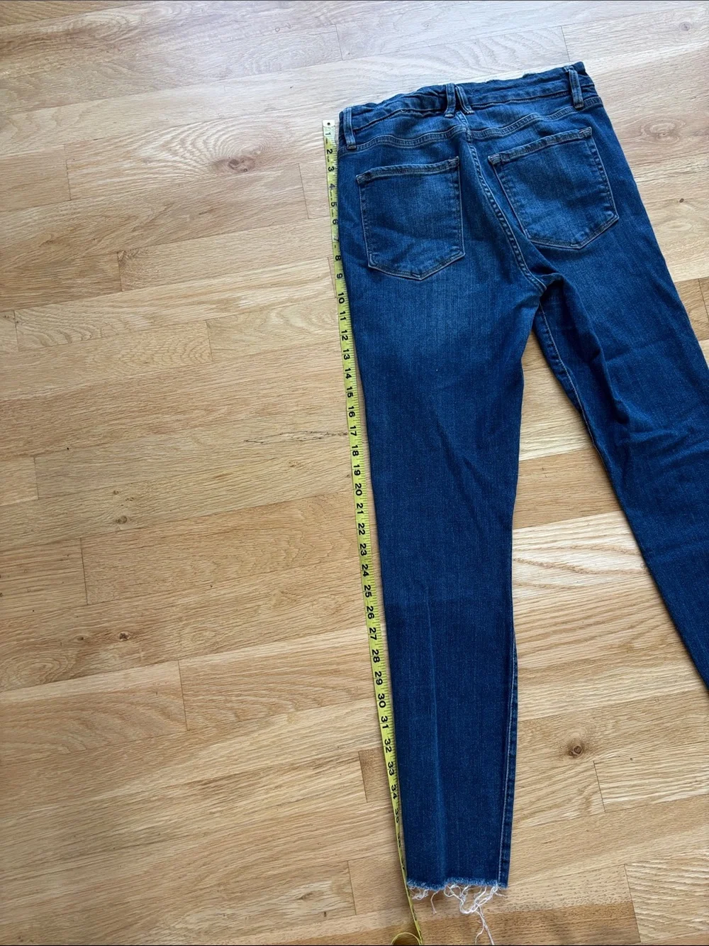 Good American Straight Skinny Jeans Size 6/28 Style 899T Blue 182